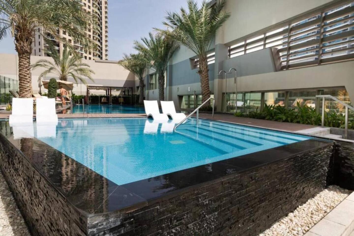 Stylish Cozy The Voleo * Dubai